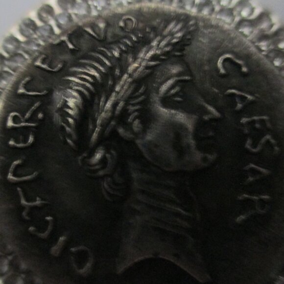 NEW-Antique High Relief Ancient Roman Julius Caesar Coin/Pendant - Picture 4 of 4